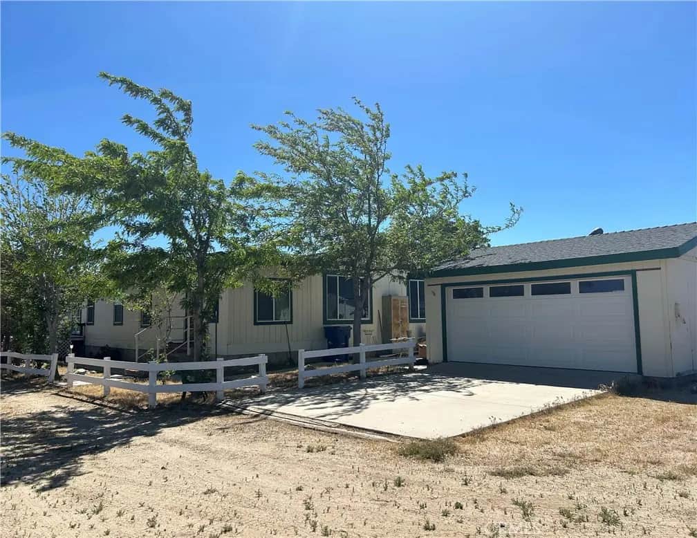 25014 W Avenue C4, Lancaster, CA — listing photo 1