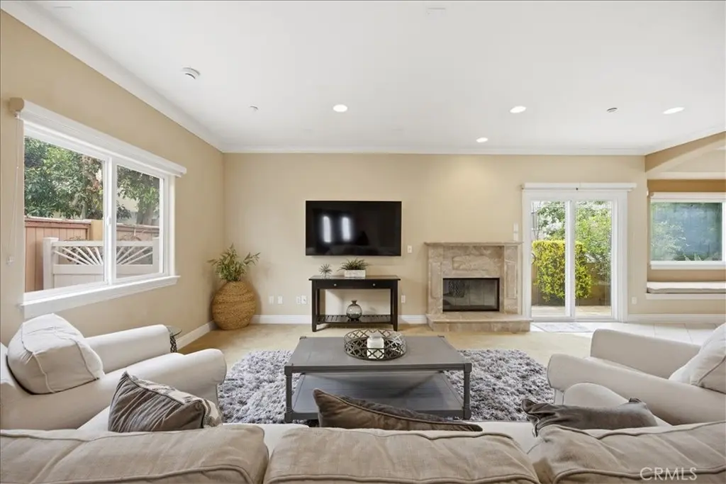 1805 Speyer Lane B, Redondo Beach, CA — listing photo 1