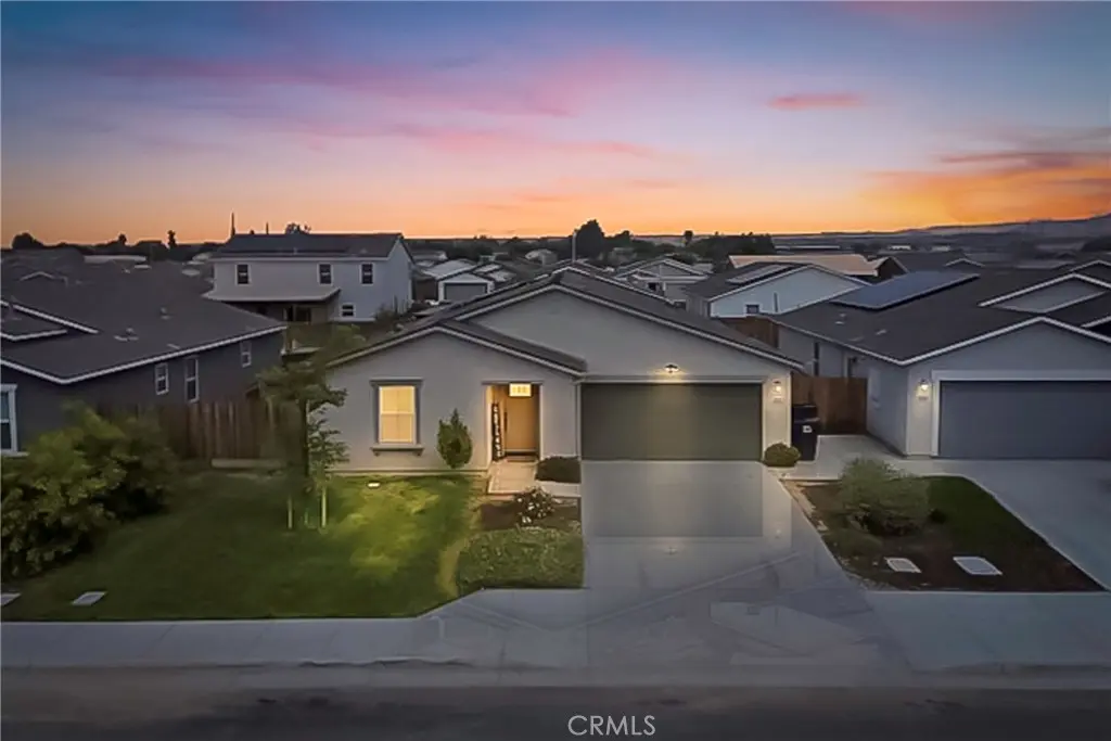 8716 Akero, Bakersfield, CA — listing photo 1