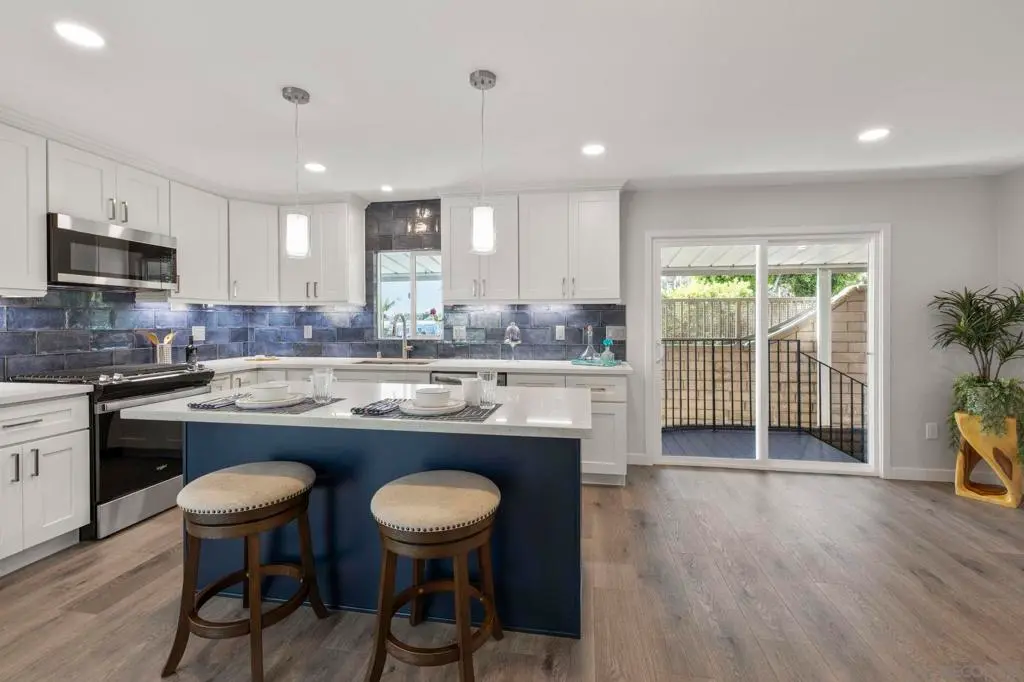 7102 San Bartolo St 11, Carlsbad, CA — listing photo 1