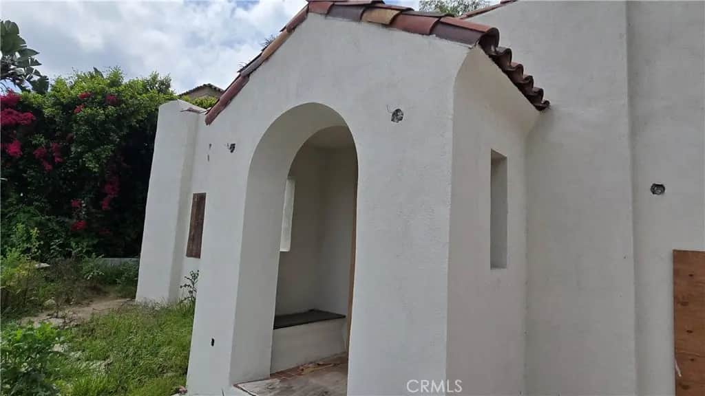 2680 Ivan Hill, Los Angeles, CA — listing photo 1