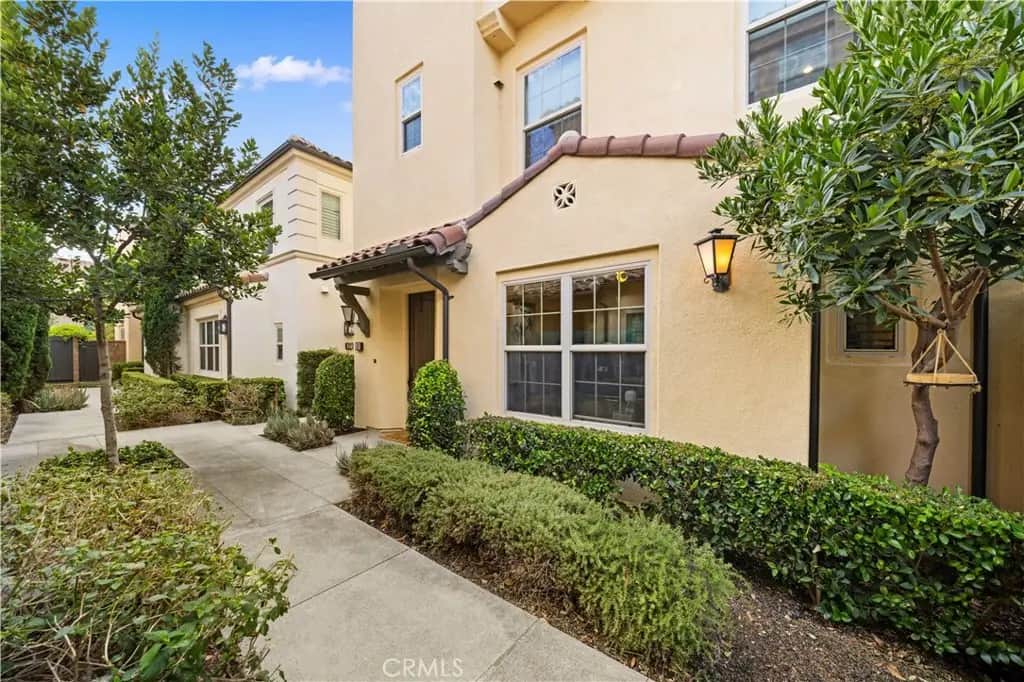 89 Kestrel, Irvine, CA — listing photo 1