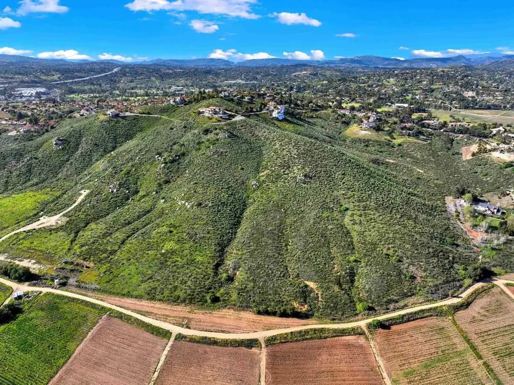 Sierra Linda Dr, Escondido, CA — listing photo 1