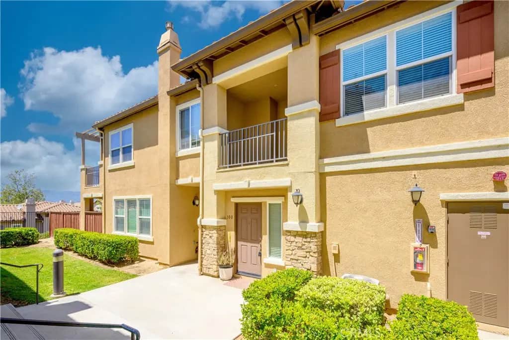 15659 Vista Way 100, Lake Elsinore, CA — listing photo 1
