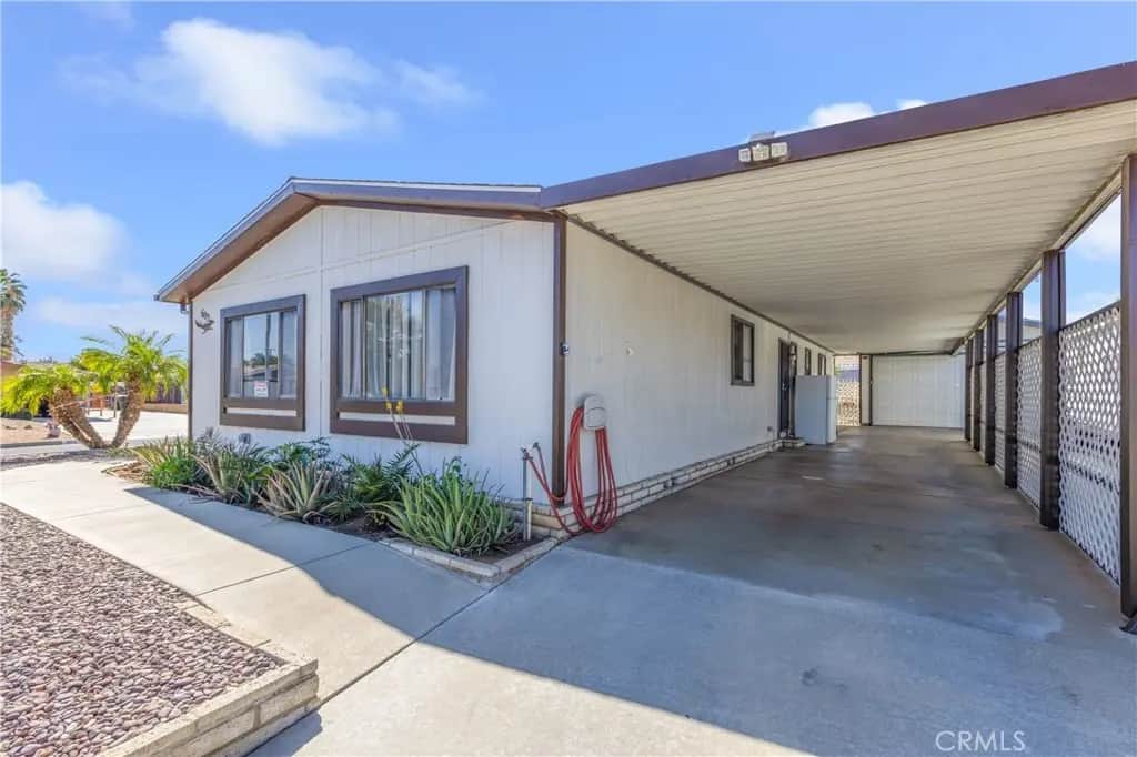 602 Roadrunner, Perris, CA — listing photo 1