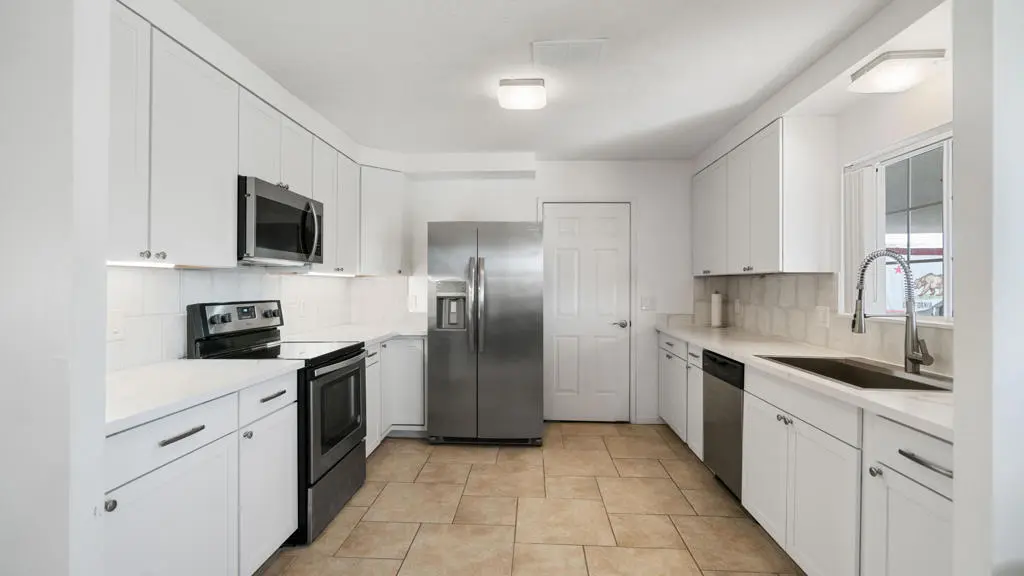 43255 Illinois Avenue, Palm Desert, CA — listing photo 1