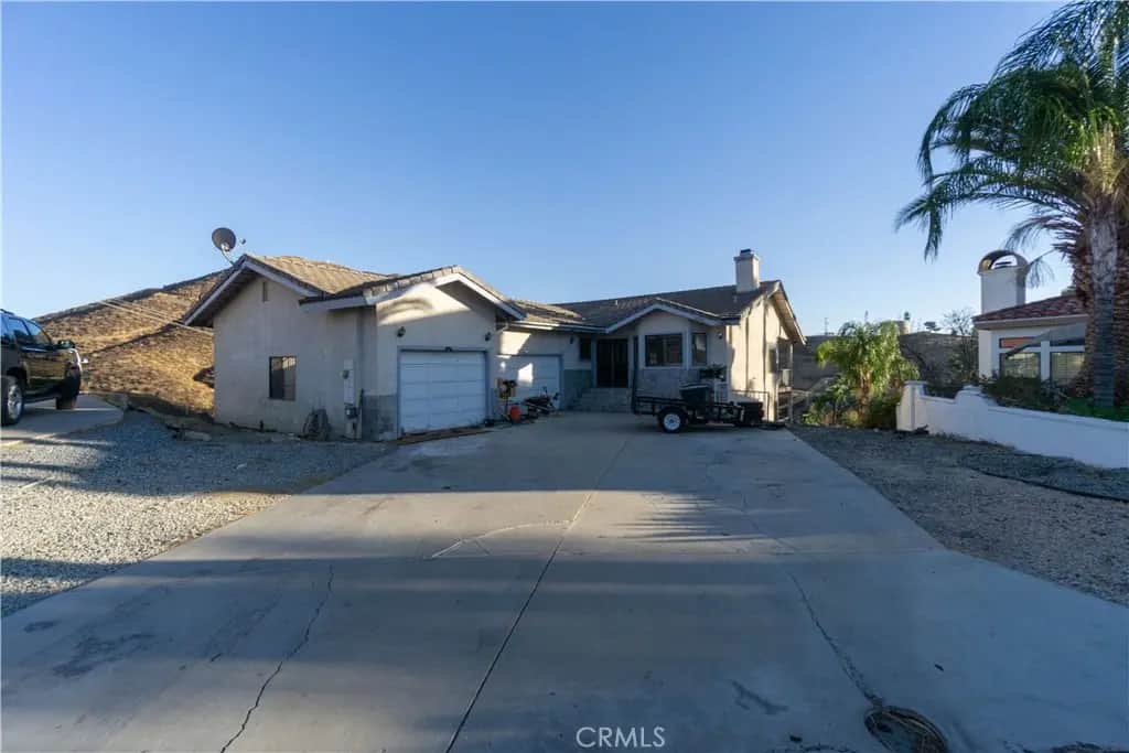 29300 Mammoth Place, Canyon Lake, CA — listing photo 1