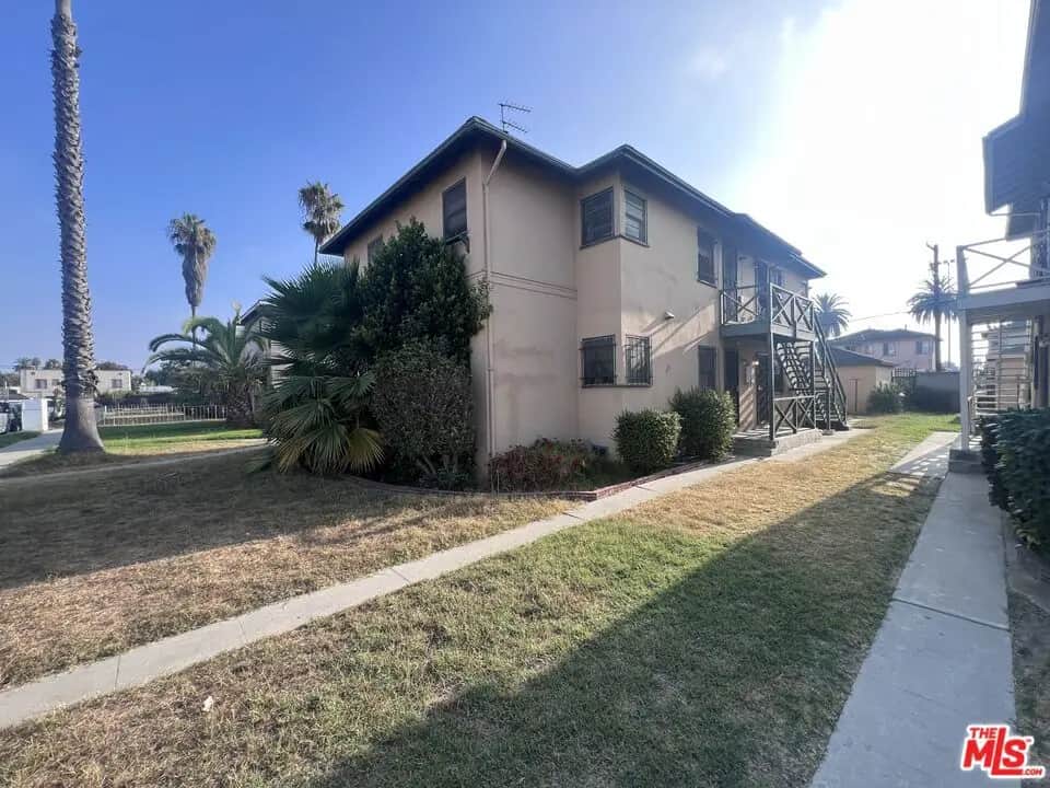 6130 S Hobart Boulevard, Los Angeles, CA — listing photo 1