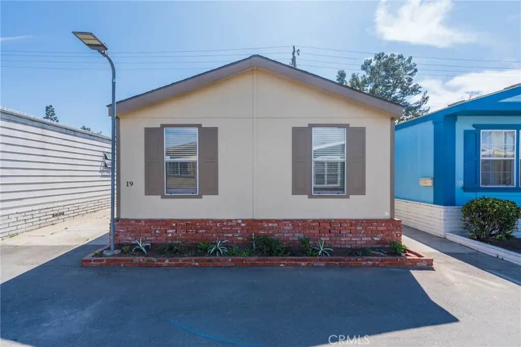 12062 W Edinger Spc 19, Santa Ana, CA — listing photo 1