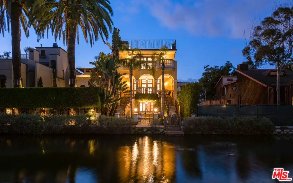 405 Sherman Canal, Venice, CA — listing photo 1