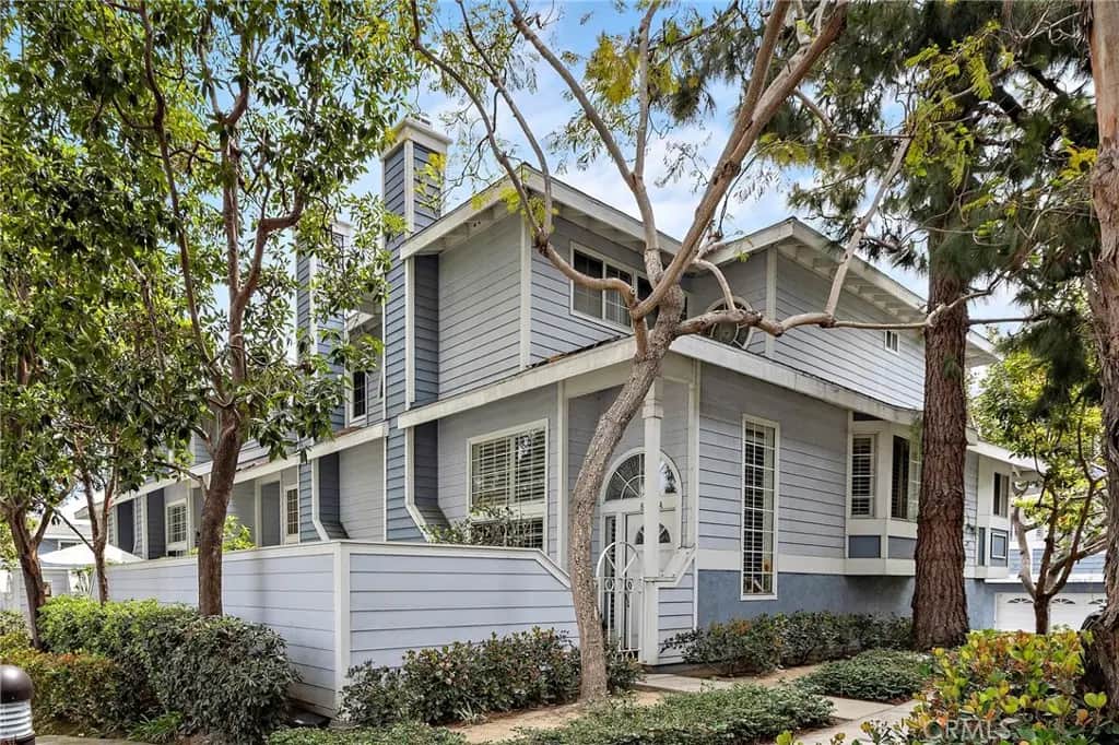 8125 Surfline Dr A, Huntington Beach, CA — listing photo 1