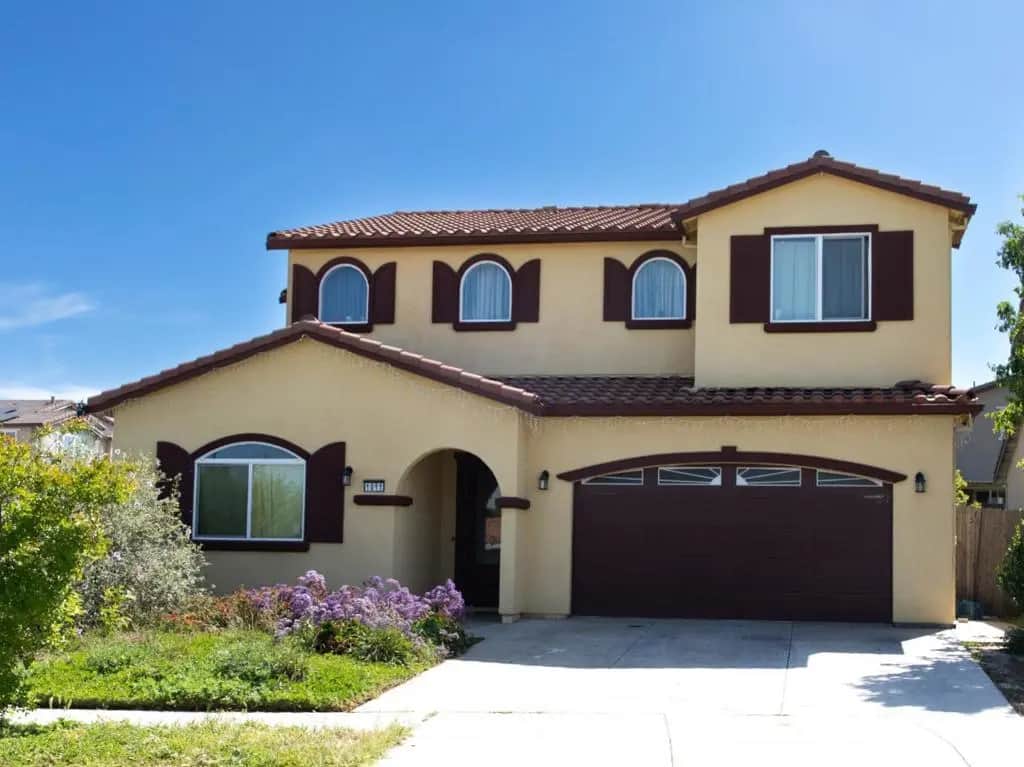 1011 El Cerro Drive, Hollister, CA — listing photo 1