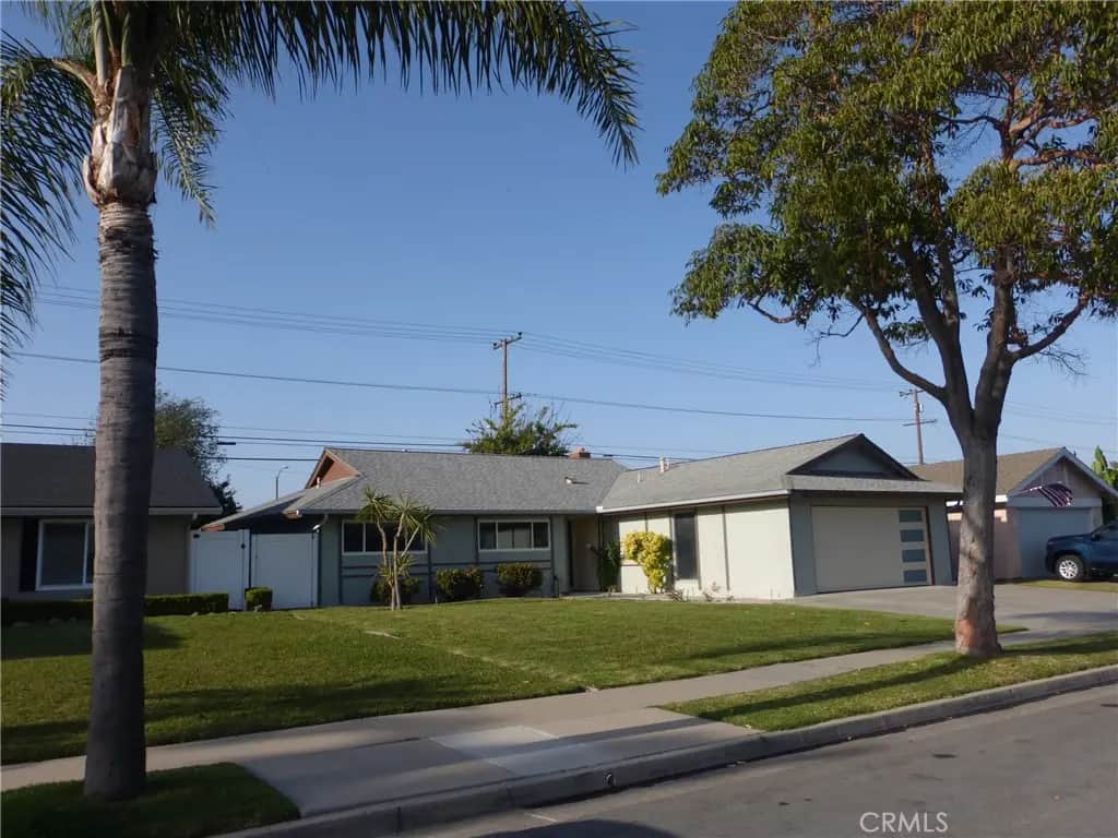 8881 Albatross Dr, Huntington Beach, CA — listing photo 1