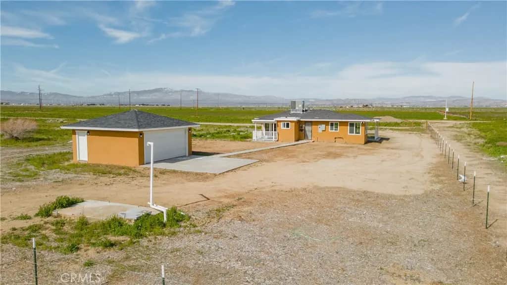49040 70th W, Lancaster, CA — listing photo 1