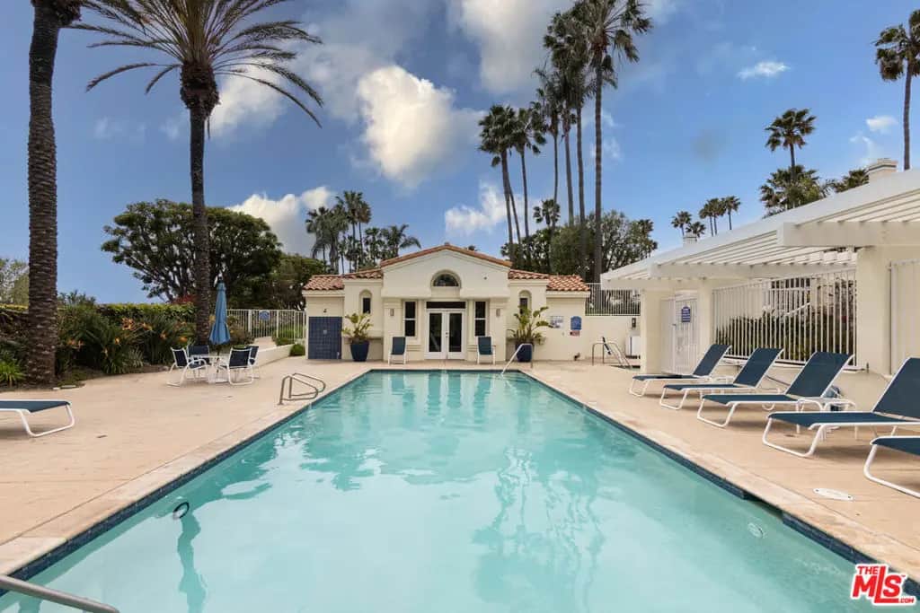 6483 Zuma View Place 106, Malibu, CA — listing photo 1
