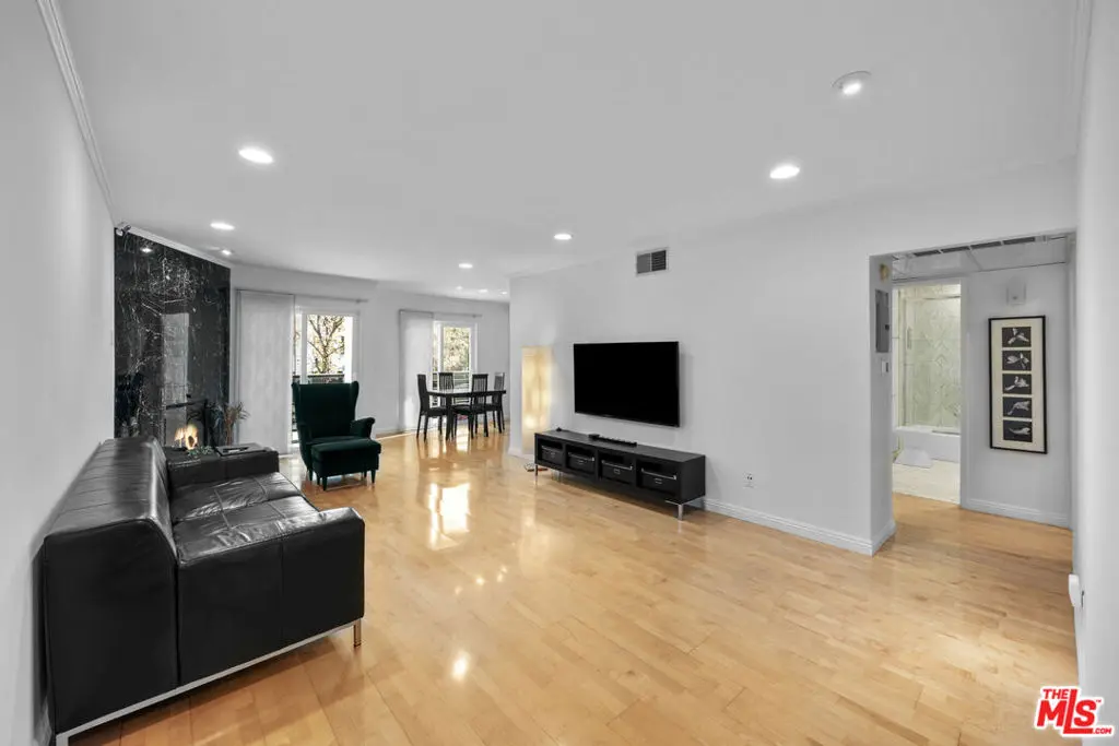 1515 S Beverly Drive 202, Los Angeles, CA — listing photo 1