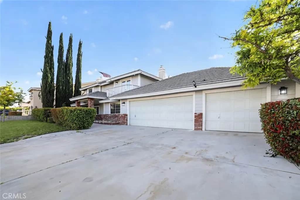 13610 Hidden Valley Road, Victorville, CA — listing photo 1