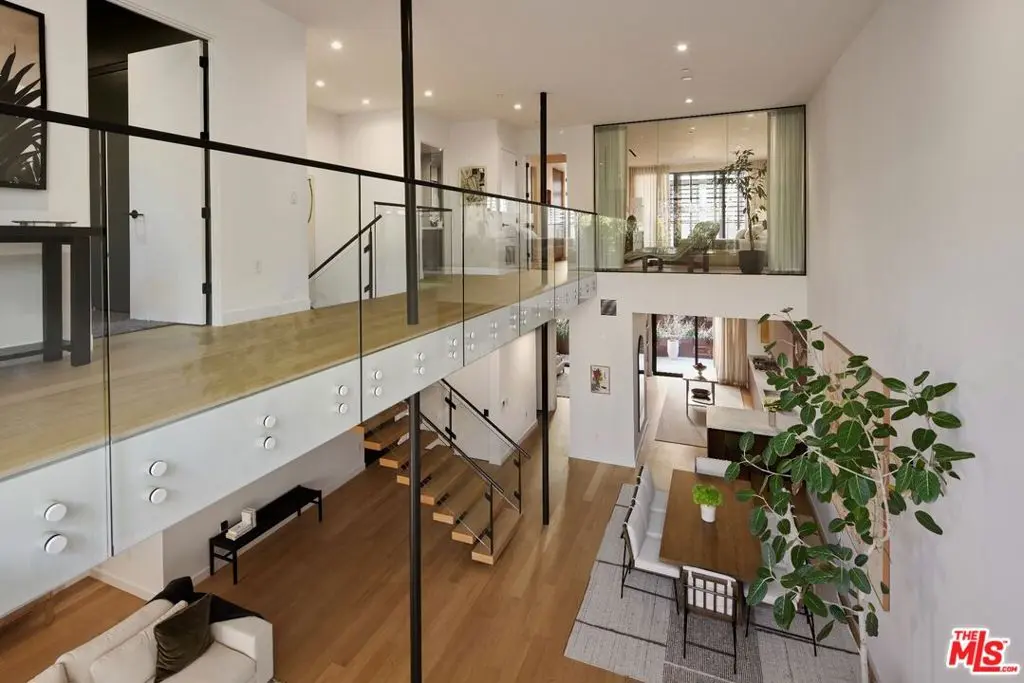 702 N Doheny Drive TH5, West Hollywood, CA — listing photo 1