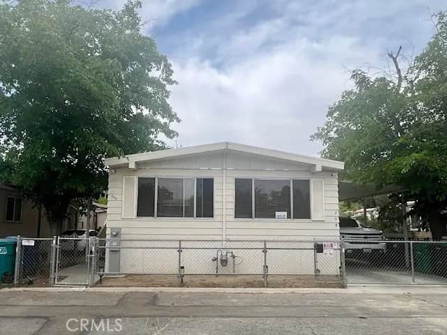 45800 Challenger Way 205, Lancaster, CA — listing photo 1
