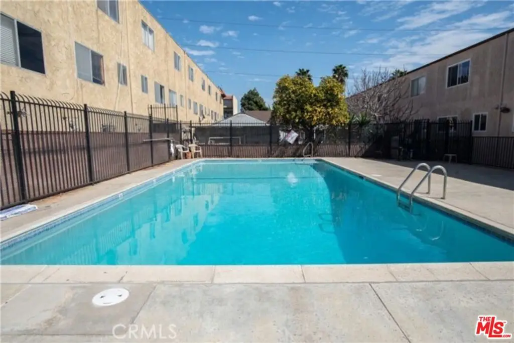 719 N Eucalyptus Avenue 17A, Inglewood, CA — listing photo 1