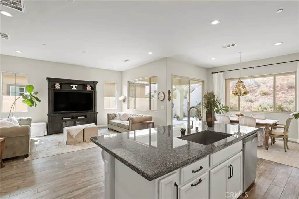 11976 Discovery Ct, Corona, CA — listing photo 1