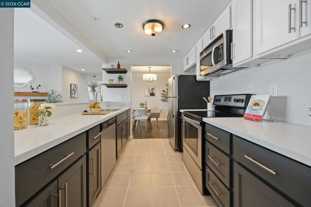 417 Evelyn Avenue 302, Albany, CA — listing photo 1