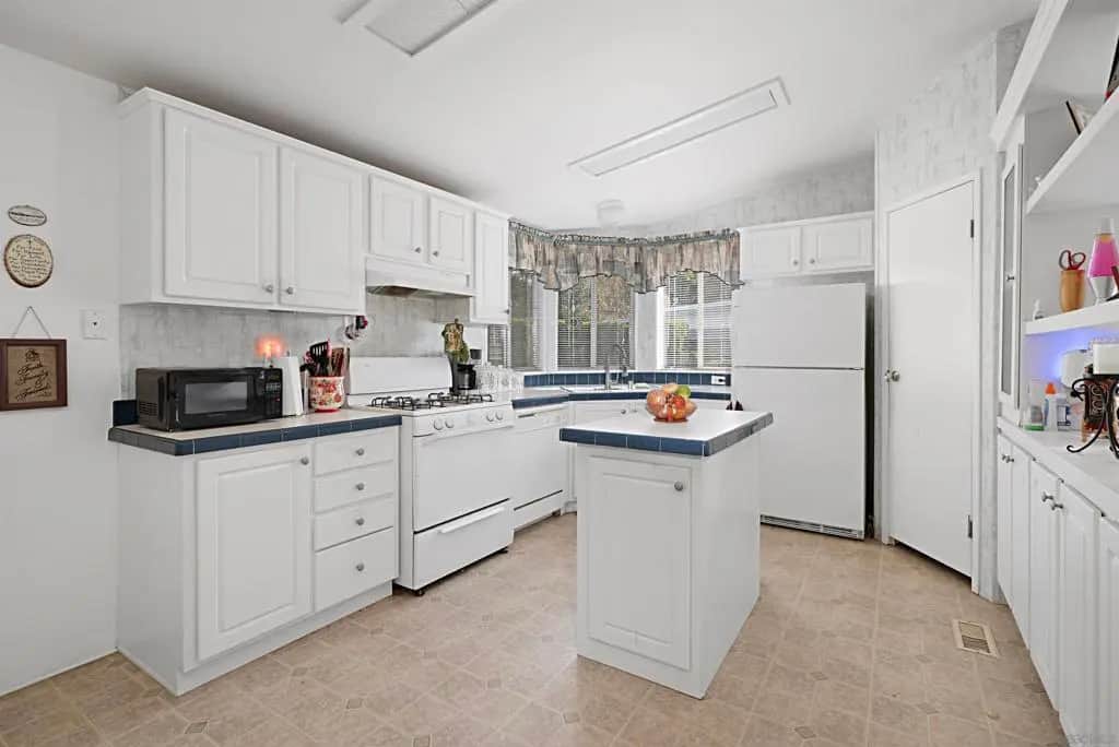 2030 Black Canyon Rd 29, Ramona, CA — listing photo 1