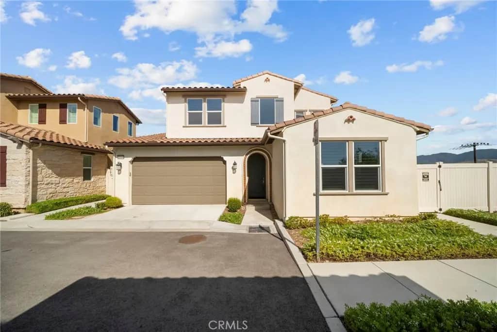 20560 Galloway Drive, Saugus, CA — listing photo 1