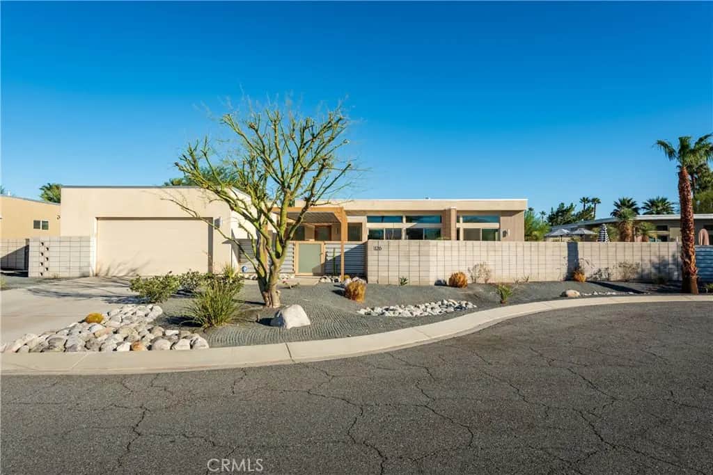 1126 Lucent Court, Palm Springs, CA — listing photo 1
