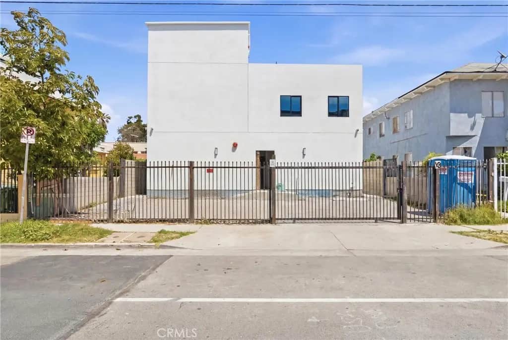 1009 E 29th Street, Los Angeles, CA — listing photo 1