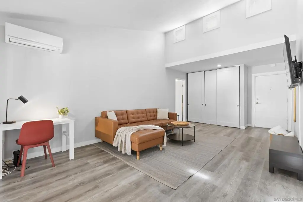 1775 Diamond 303, San Diego, CA — listing photo 1