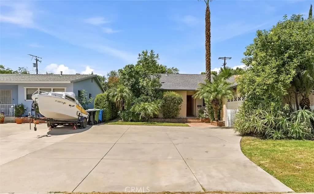 6233 Zelzah, Encino, CA — listing photo 1