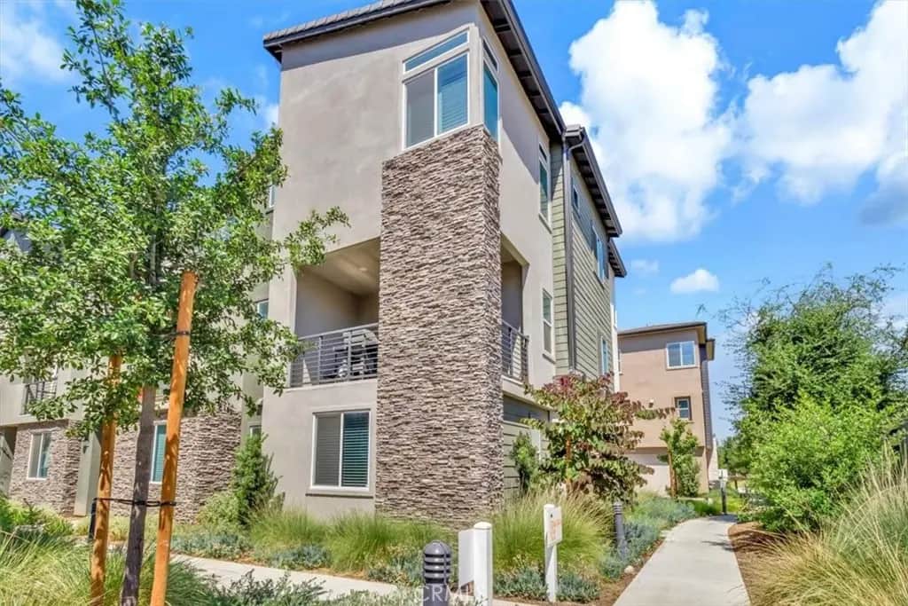 346 Tank, Irvine, CA — listing photo 1