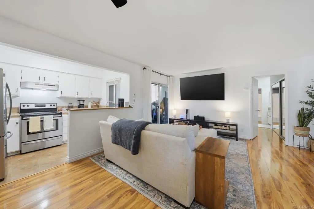 1385 Caminito Gabaldon E, San Diego, CA — listing photo 1