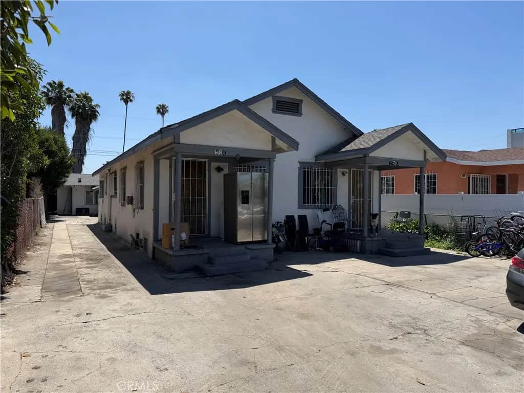 678 W 61st 3, Los Angeles, CA — listing photo 1