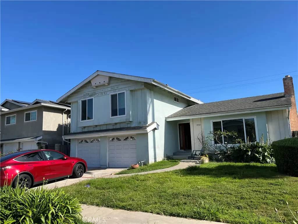 9352 MOKIHANA Drive, Huntington Beach, CA — listing photo 1