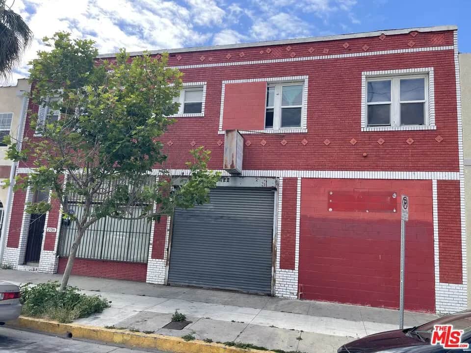 2720 W 54TH Street, Los Angeles, CA — listing photo 1