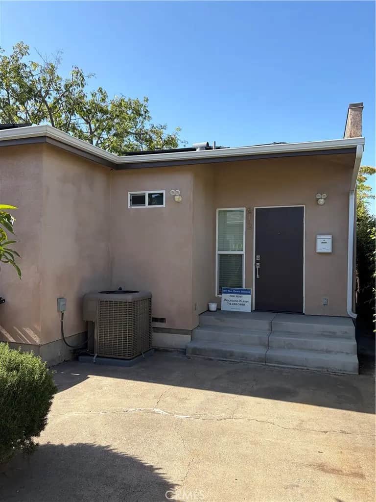 611 W Walnut, Orange, CA — listing photo 1