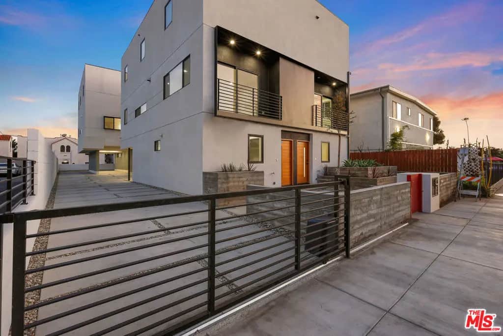 3820 Montclair Street, Los Angeles, CA — listing photo 1