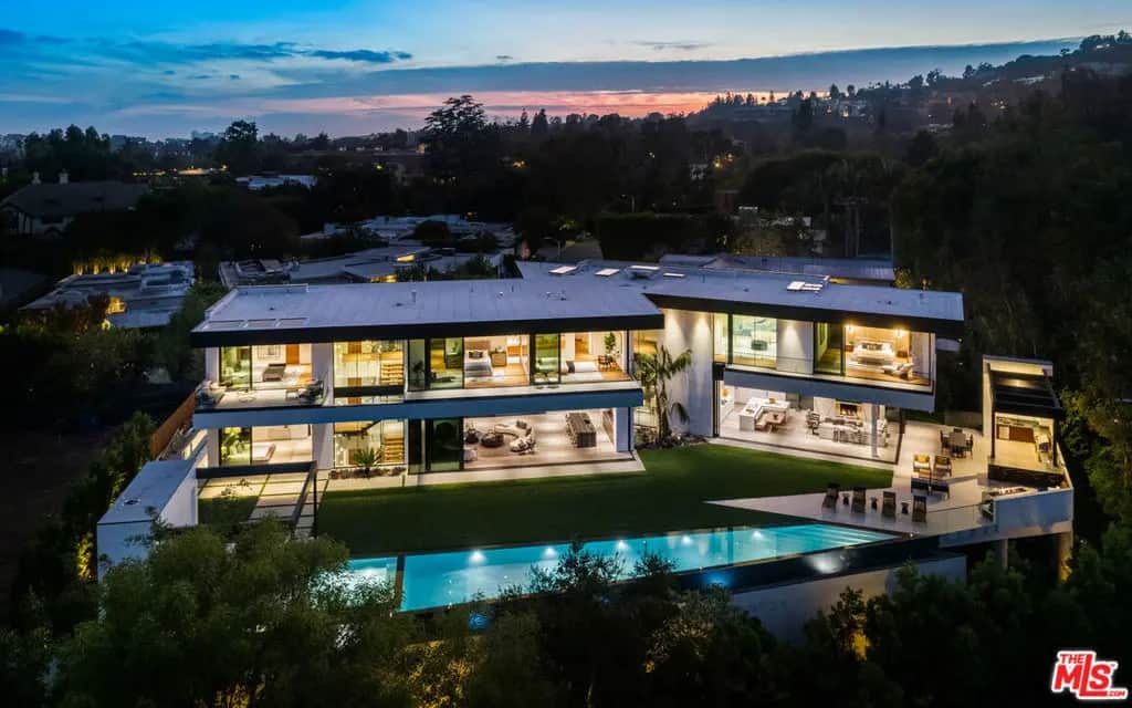 1130 Angelo Drive, Beverly Hills, CA — listing photo 1