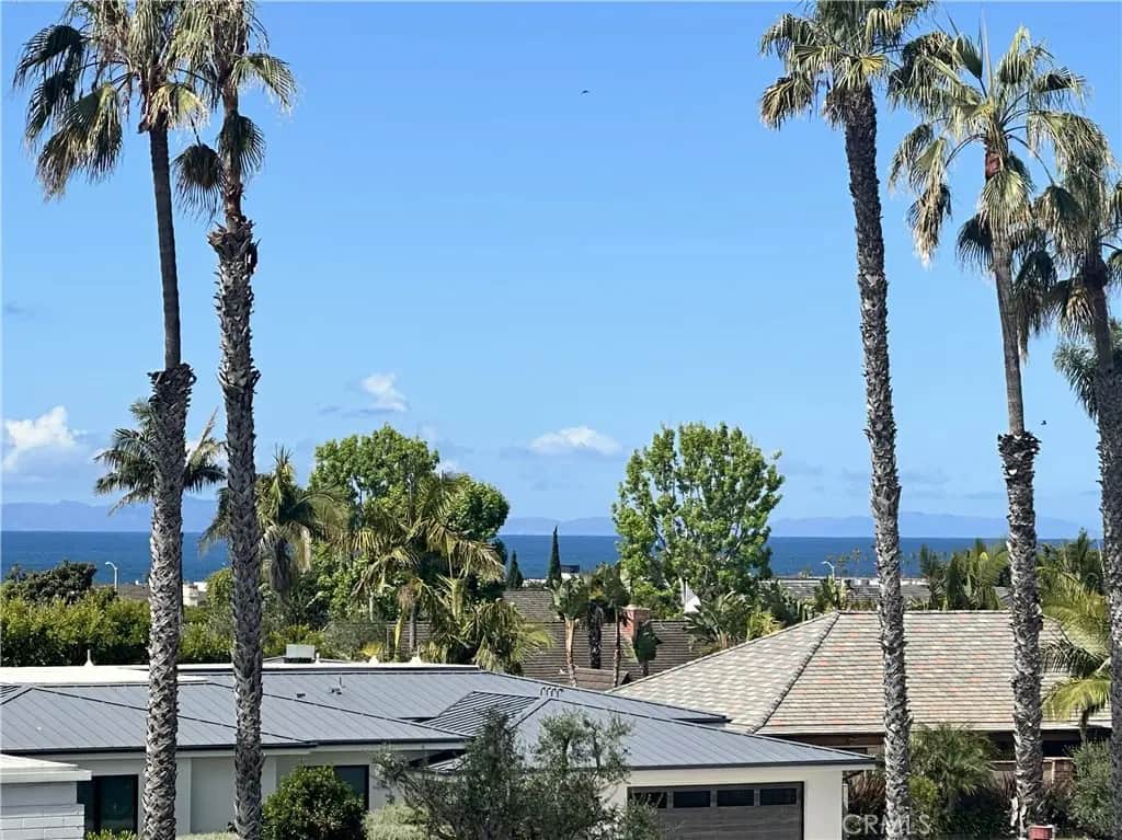781 Avocado, Corona Del Mar, CA — listing photo 1