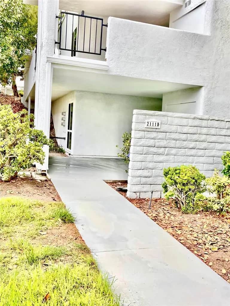 2111 Via Puerta D, Laguna Woods, CA — listing photo 1
