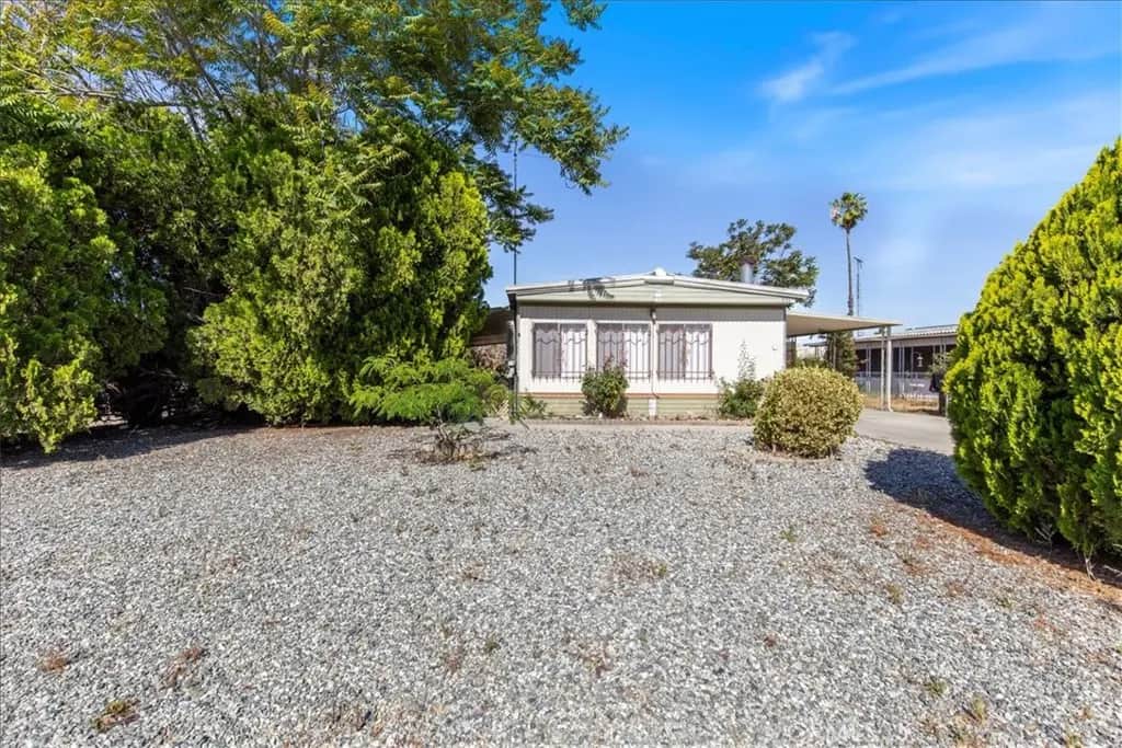 733 Haley Way, Hemet, CA — listing photo 1