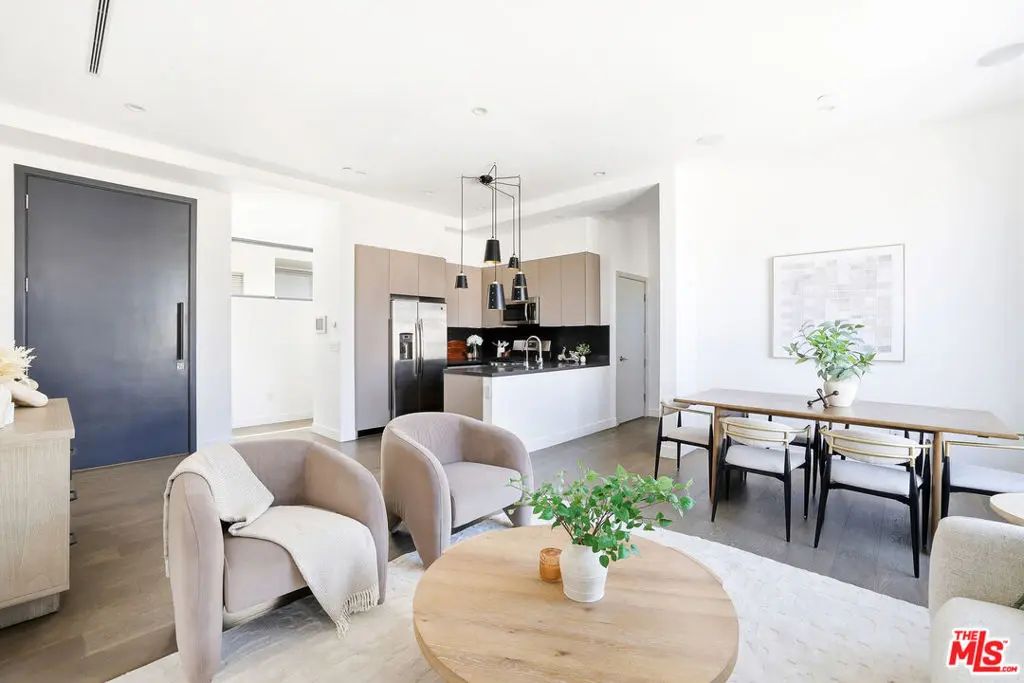 1819 1/2 Veteran Avenue, Los Angeles, CA — listing photo 1