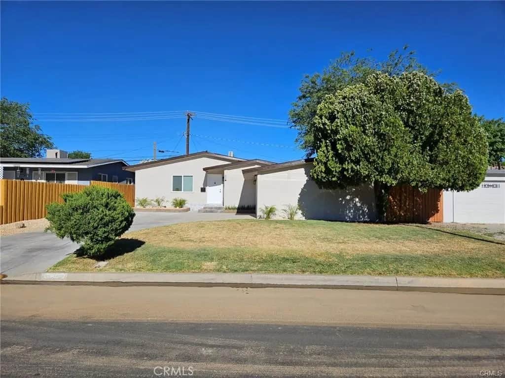 44027 Heaton Avenue, Lancaster, CA — listing photo 1