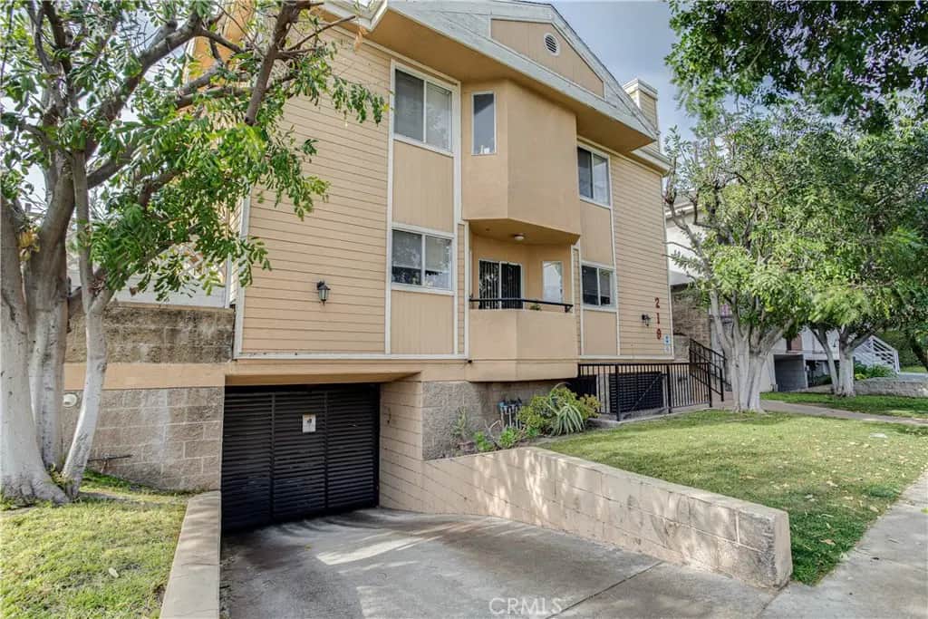 219 N Adams 8, Glendale, CA — listing photo 1