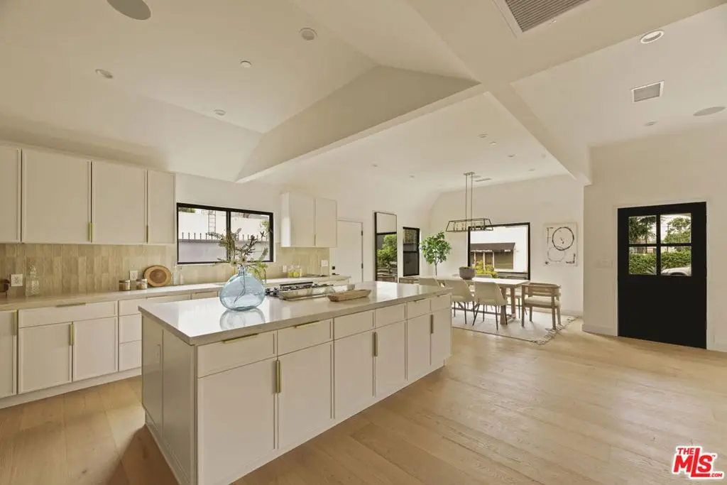 2370 Kelton Avenue, Los Angeles, CA — listing photo 1