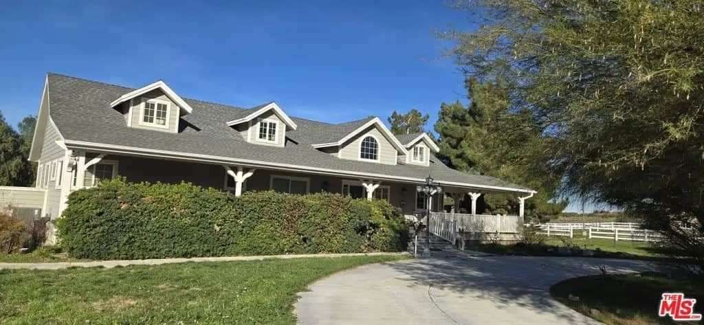 36300 Sierra Highway, Palmdale, CA — listing photo 1