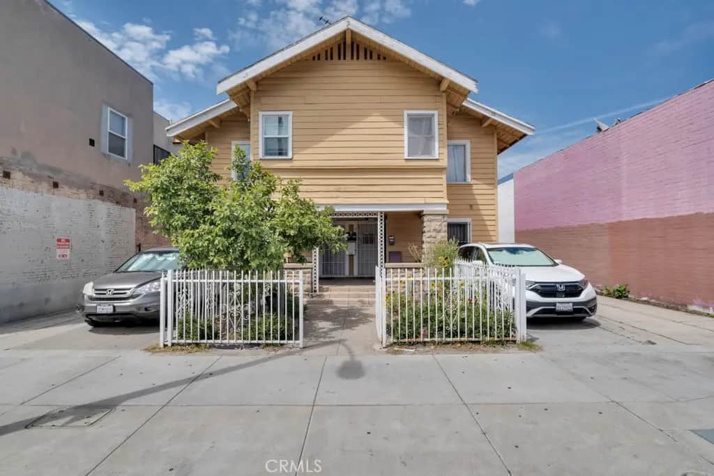 2113 Venice, Los Angeles, CA — listing photo 1