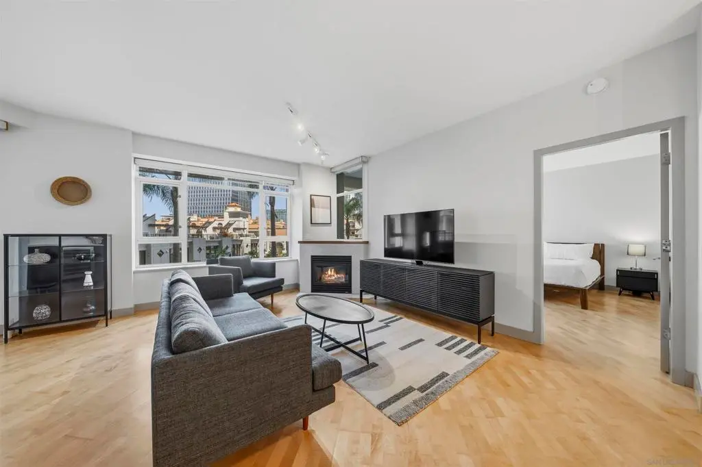 700 W Harbor 407, San Diego, CA — listing photo 1
